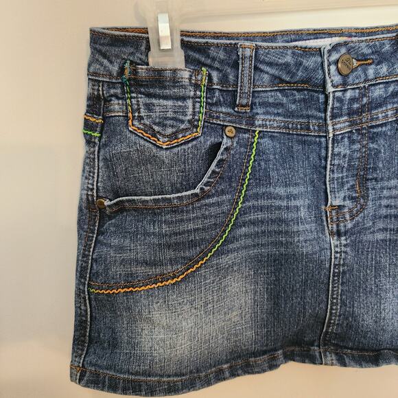Y2K Denim Skirt Sz Medium Juniors Micro Mini Jean Rainbow Stitch Low Rise Blue - Picture 3 of 12